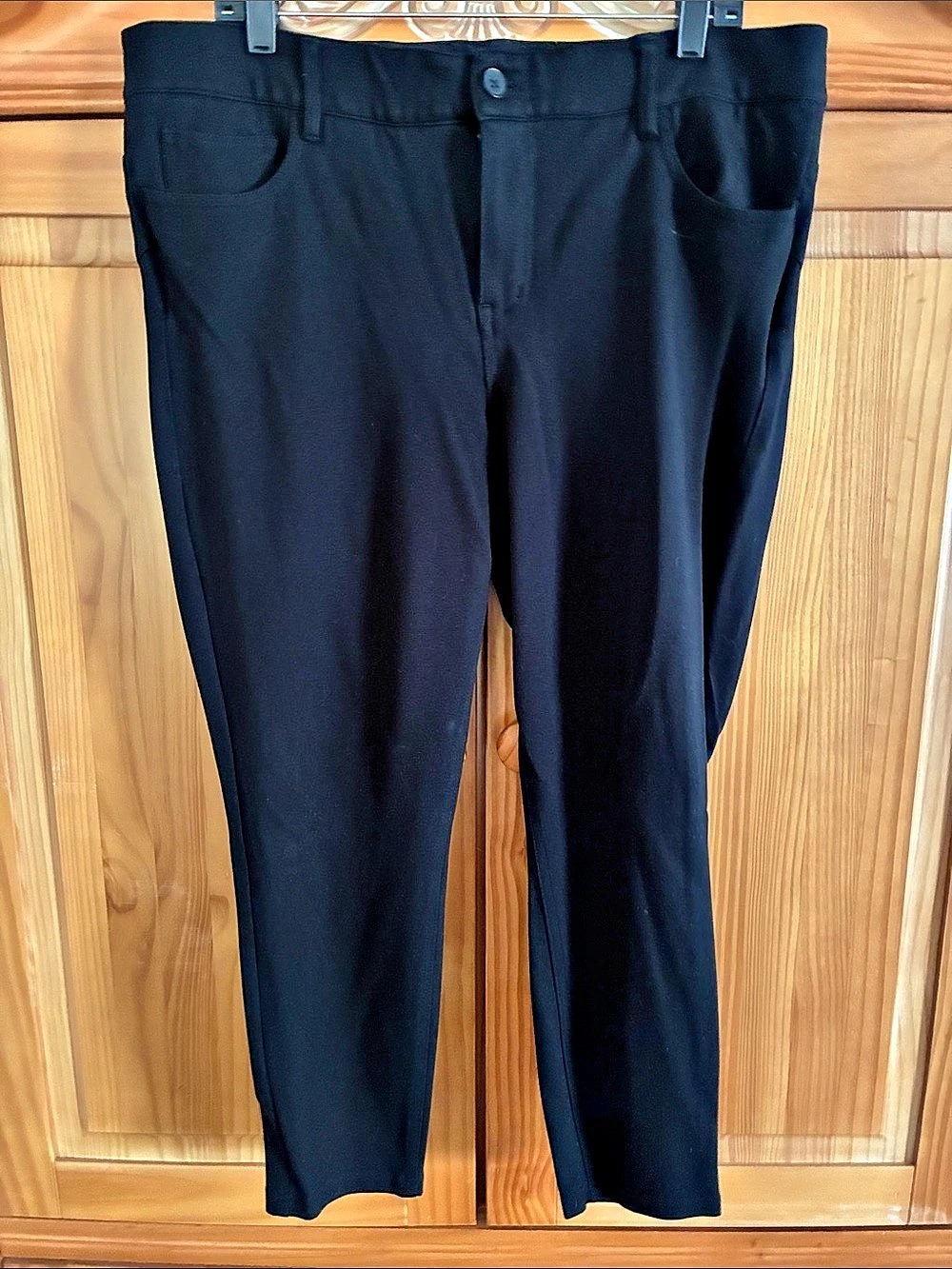 Black Skinny Jegging Pants